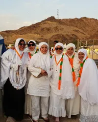 FOTO: Viona Rosalina Berangkat Haji Tanpa Ditemani Eko Patrio