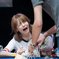 FOTO: Wajah Nangis Bintang Korea Yang Malah Jadi Bahan Guyonan