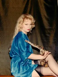 FOTO: Wajah Taylor Swift Ternyata Mirip Pimpinan Gereja Setan!