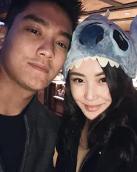 FOTO: Weekend Bareng di Malaysia, Mesranya Boy William & Kekasih!