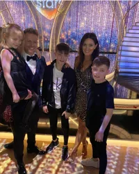 Foto Westlife Bersama Istri / Tunangan dan Anak-Anak, Keluarga yang Begitu Penuh Cinta