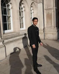 FOTO Wisuda Sarjana Teuku Rassya di London, Dihadiri Teuku Rafli dan Nurah Syahfirah