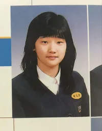 Foto Wisuda SMA Para Aktris Korea yang Mungkin Kamu Belum Tahu, Kim Go Eun dan Kim Tae Ri Bikin Syok