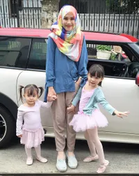 Foto Zaskia Mecca Bareng Dua Putri Cantiknya, Akrab dan Gokil!