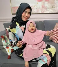 Foto Zunaira Anak Syahnaz Sadiqah Saat Pakai Hijab, Terlalu Menggemaskan Bagai Boneka