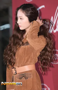 FOTO:Jung Sisters Jessica & Krystal Hadiri Event Fashion Bareng