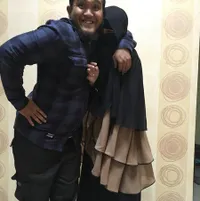 FOTO:Kebahagiaan Caisar & Istri Bercadarnya, Religius Penuh Cinta