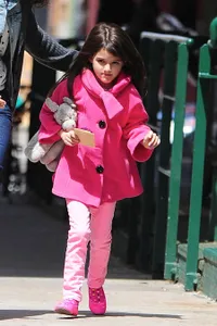 Fashion Super Keren Ala Suri Cruise, Dijamin Cantik!