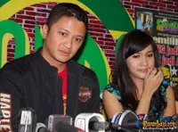 Ferry Maryadi - Risma Nilawati Gelar Preskon