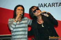 Firman Siagian Senang Duet Dengan Charly
