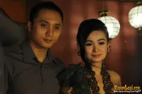 Foto-Foto Fitting Baju Pengantin Soraya Larasati - Donny