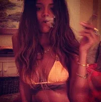 Foto-Foto Hot Rihanna Kembali Serang Dunia Maya