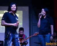 Foto-Foto Kemesraan Armand Maulana dan Dewi Gita Saat Berduet
