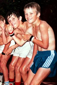 Foto-Foto Masa Kecil David Beckham - Akrab Dengan Sepak Bola