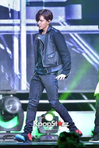 Foto-Foto Momen Kebersamaan Terakhir KRIS Dalam EXO