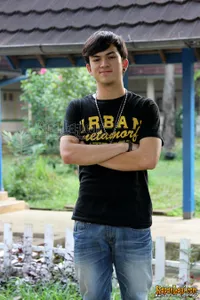 Foto-Foto Romantis Rizky Nazar dan Celia Thomas - Pacar Terbaik