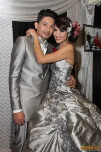 Foto-Foto Romantisnya Pernikahan Ryan Delon dan Sharena Gunawan