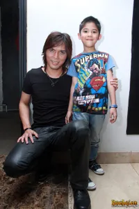 Foto - Anak Tampan Once Ada di Video Klip Baru Sang Ayah
