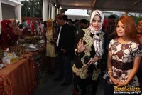 Foto Angel Lelga - Siti Liza di Booth Pagelaran Agung Keraton