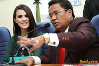 Foto Angel Lelga Adukan Bintang dan Femme ke Dewan Pers
