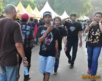 Foto Antusiasme Penonton Konser Metallica Jakarta