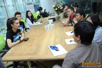 Foto Atiqah Hasiholan dan Eru di Kantor KapanLagi