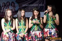 Foto Beragam Ekspresi Cantik JKT48 di Mini Konser SHARP