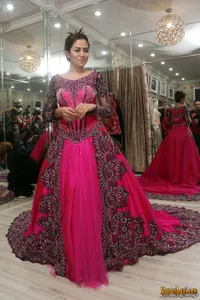 Foto Cinta Penelope Fitting Busana Pengantin Seharga Rp 80 Juta