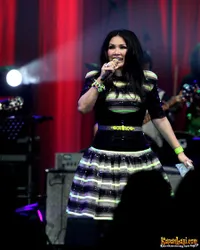 Foto Diva-Diva Musik di Konser Indonesia 80s