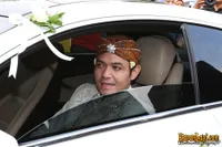 Foto Dude Harlino Datang ke Lokasi Akad Nikah - Ditemani Seleb