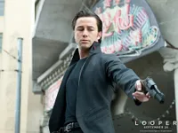 Foto Film LOOPER