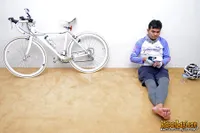 Foto Indra Bekti Bersepeda Mampir Ke KapanLagi - Sempat Salat