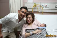 Foto Kelahiran Anak Kedua Rio Febrian - Sabria Kono