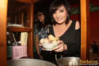 Foto Kiki Amalia Buka Usaha Kuliner Mie Balungan