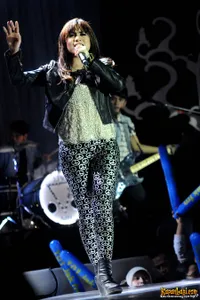 Foto Momo Geisha di Konser NOAH Jakarta