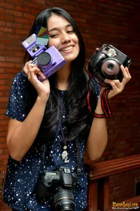 Foto Sederet Koleksi Tas - Sepatu dan Buku Milik Tasya Tania