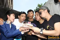 Foto Ungu Rayakan Ultah Bersama Cliquers