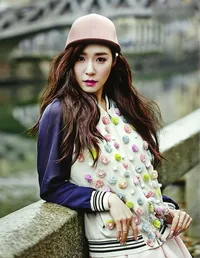 Foto Yuri dan Tiffany Girls Generation Tampil Feminin di Italia