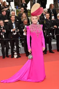 Gagal Cantik, Inilah 13 Gaun Terburuk & Aneh Sepanjang Cannes