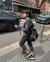 Gak Cuma Kenzy Taulany, 6 Anak Artis Ini Punya Style Korea Kece!
