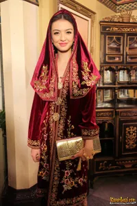 Galeri Cantik Raline Shah, Kado Ulang Tahun Dari KapanLagi.com®