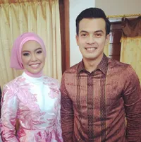 Galeri Temmy Rahadi & Istri, Lamaran Sampai Honeymoon Penuh Cinta