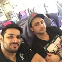 Galeri Momen Penting Rohit dan Saurav Setibanya di India, Seru!