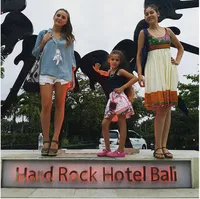 Galeri Seru Liburan Bintang 'Elif' di Bali, Super Fun Bikin Iri!