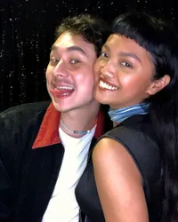 Gandeng Pacar Baru, 7 Potret Mesra Aktor Jerome Kurnia Dengan Model Cantik Anya Zen