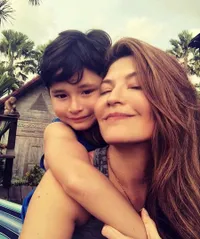 Ganteng Banget! 8 Potret Kenzou Anak Tamara Bleszynski yang Kata Mamanya Makin Gondrong