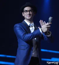 Gantengnya Afgan di Konser Tunggal, Dikelilingi Para Bidadari!