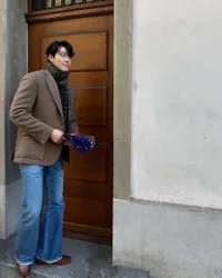 Gantengnya Pacar Shin Min Ah, 7 Potret Kim Woo Bin di Swiss - Jalan-jalan Serasa Photoshoot Majalah Fashion