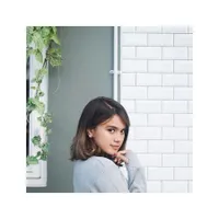 Ganti Warna Lagi, Begini Penampilan Rambut Pendek Audi Marissa