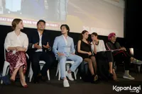 Gaya Glamor Para Pemain Hadir di Premiere 'BELOK KANAN BARCELONA'